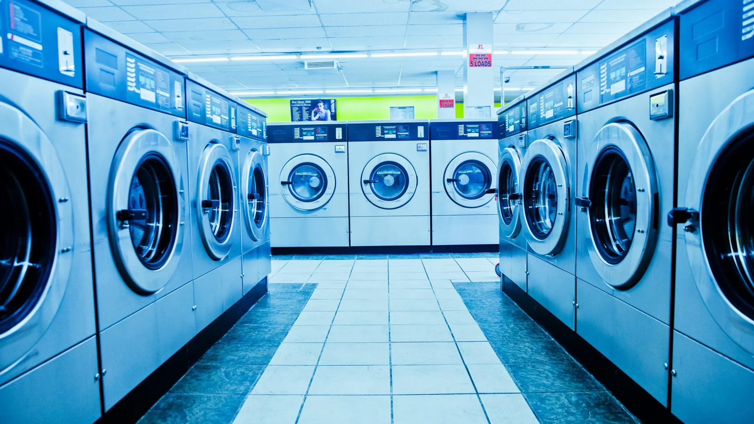 how much money laundromats make.